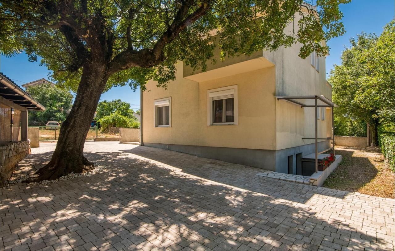 Nice Apartment In Malinska Dubasnica With Kitchen Extérieur photo
