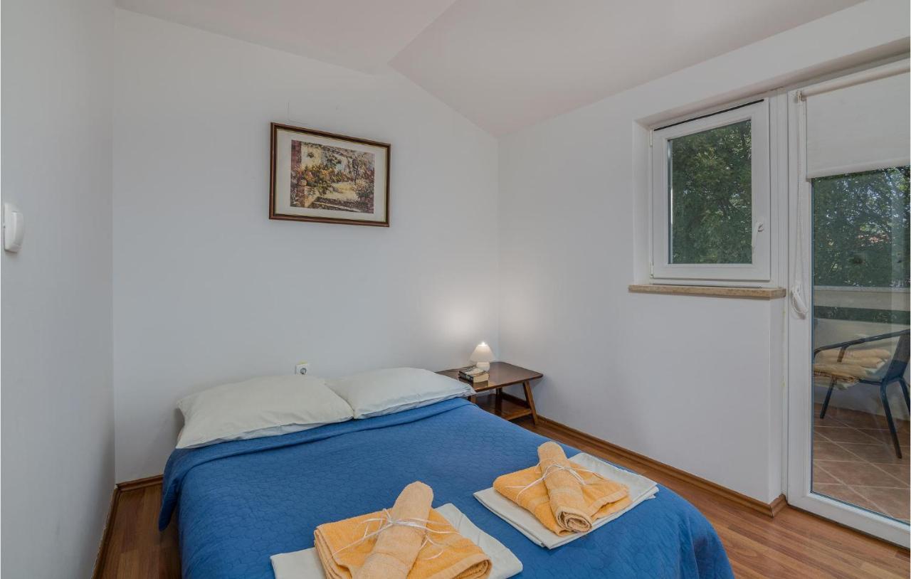 Nice Apartment In Malinska Dubasnica With Kitchen Extérieur photo