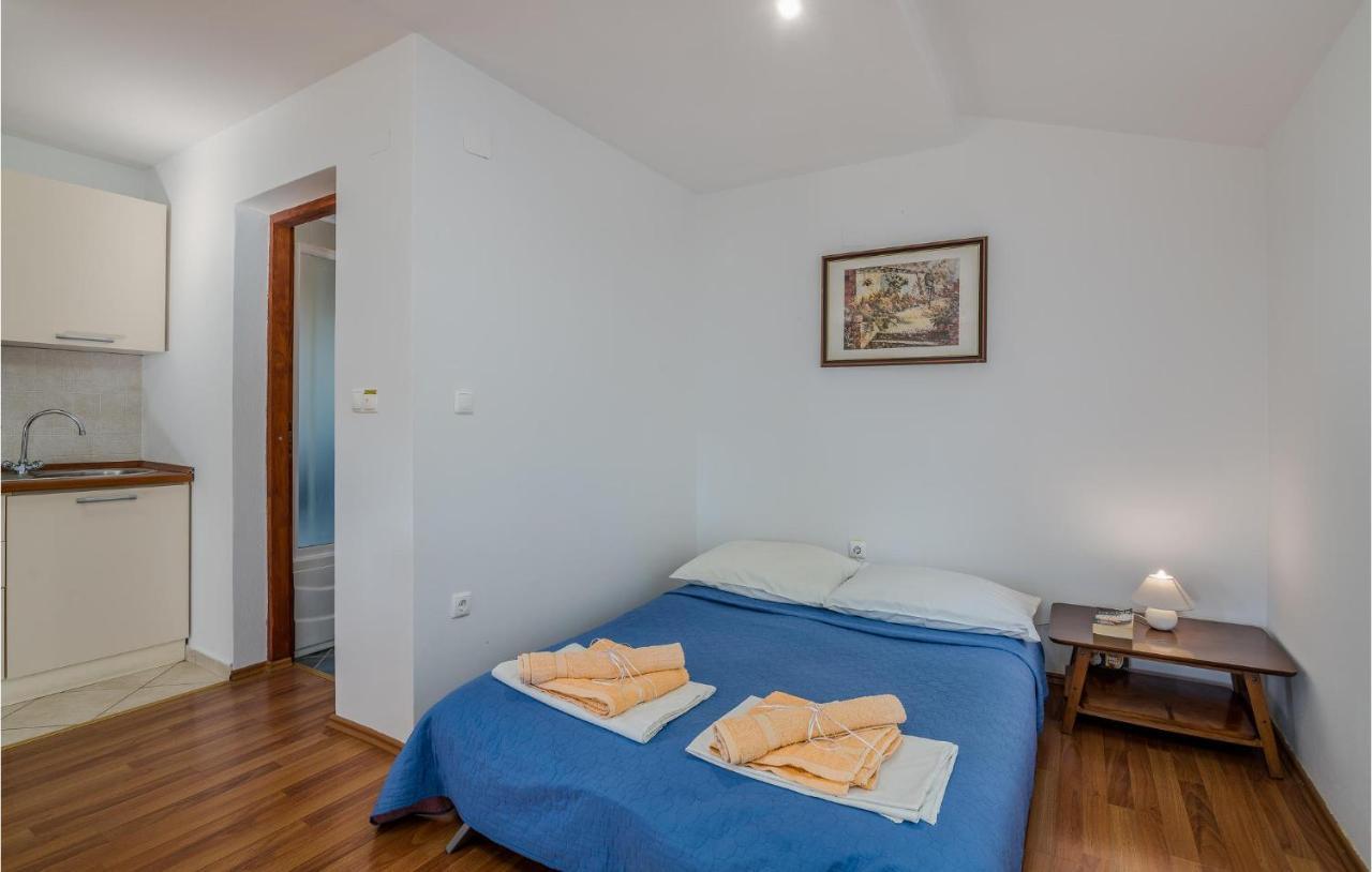 Nice Apartment In Malinska Dubasnica With Kitchen Extérieur photo